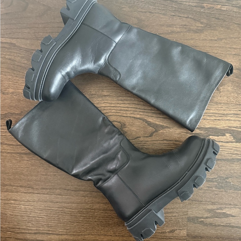 Black Chunky Sole Women's Boots